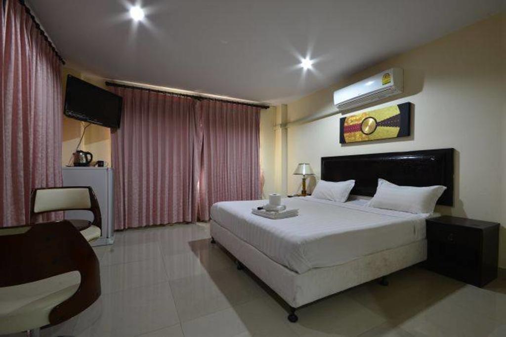Royal Q & D Suites Pattaja Kültér fotó