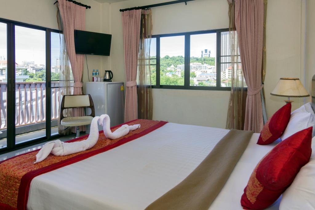 Royal Q & D Suites Pattaja Kültér fotó