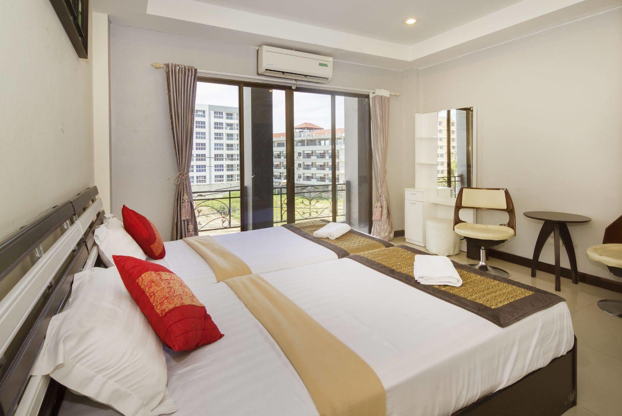 Royal Q & D Suites Pattaja Kültér fotó