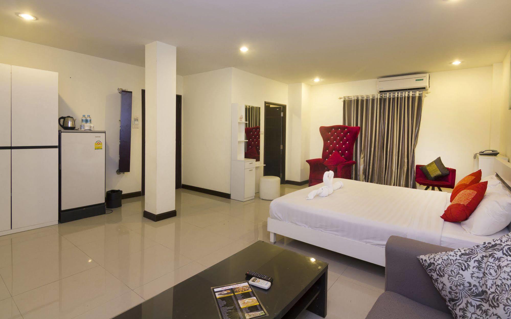 Royal Q & D Suites Pattaja Kültér fotó