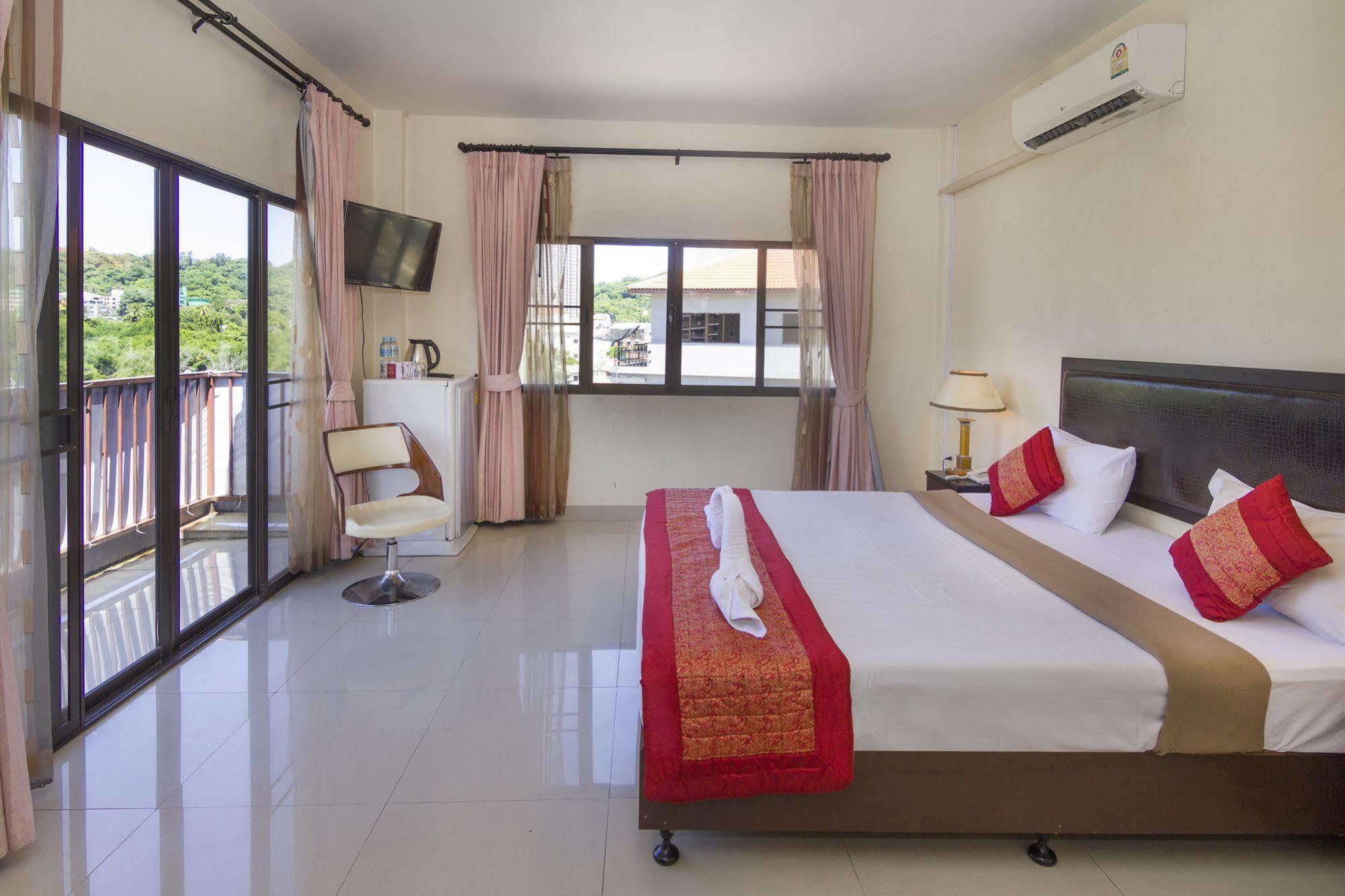 Royal Q & D Suites Pattaja Kültér fotó